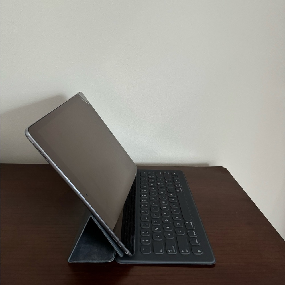 Apple Smart Keyboard Folio for iPad Pro 12.9” *iPad not included*